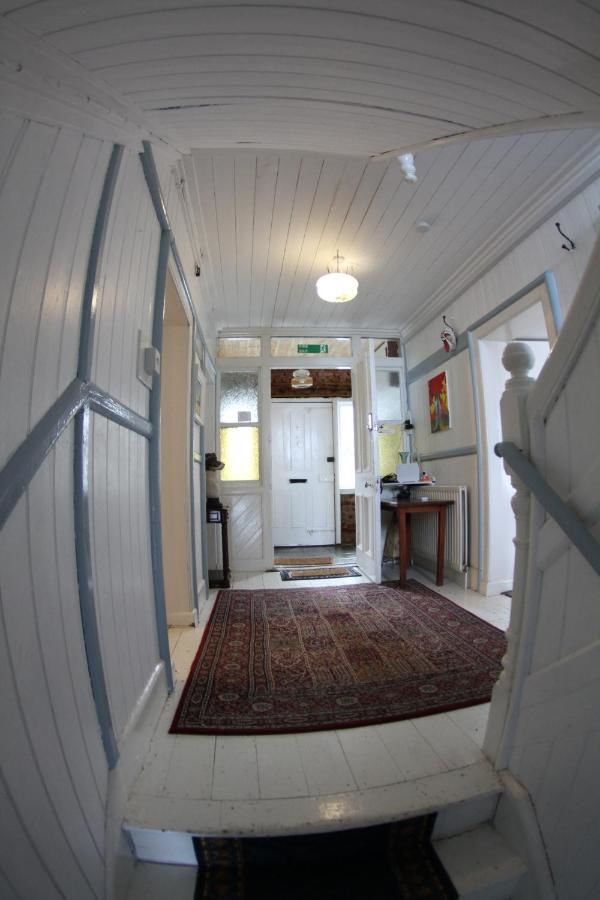 Лоджи The Boathouse Lodge Hostel Бандоран-41