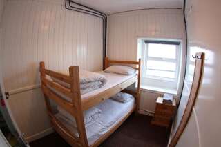 Лоджи The Boathouse Lodge Hostel Бандоран Двухместный номер с 2 отдельными кроватями и видом на море-1